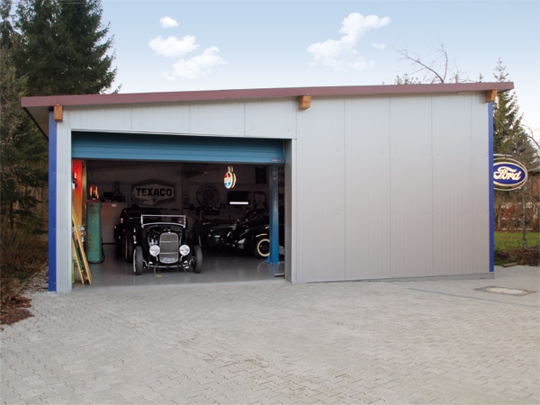 Groha Fahrzeughalle mit Oldtimer