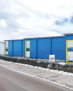 Groha Gewerbe gedämmte Halle mit blauen Fronten